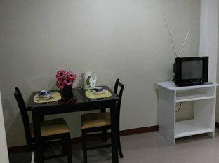 Big M Condotel Las Piñas Exterior photo