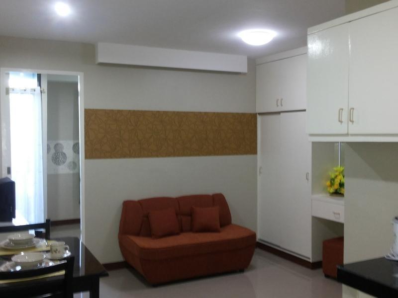 Big M Condotel Las Piñas Exterior photo