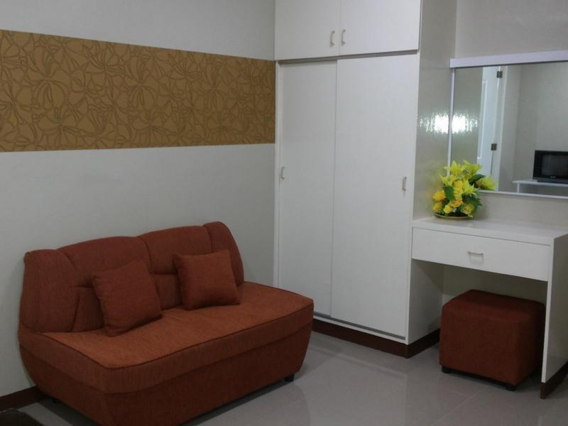 Big M Condotel Las Piñas Exterior photo