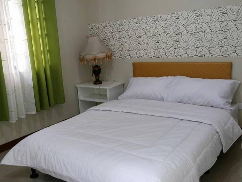 Big M Condotel Las Piñas Exterior photo